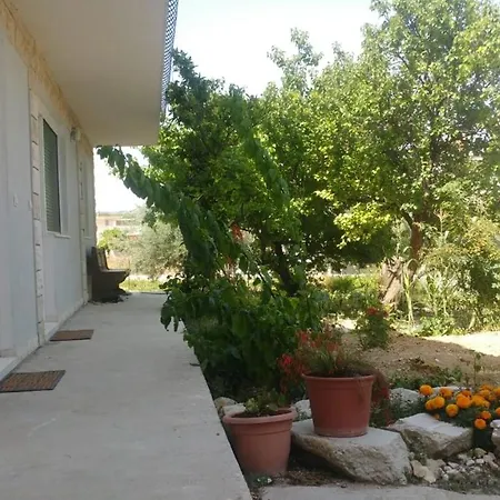 Lejlighed With A Parking Space - 17202 *